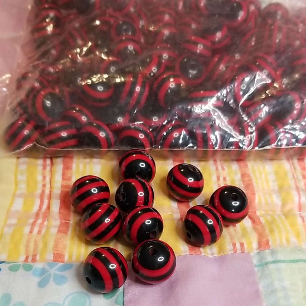 Red and Black Striped Beads 20mm Chunky Bubblegum Beads Full Bag 500g